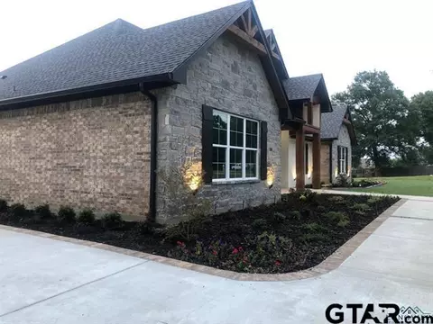 2103 Mcdade, Longview, TX 75605 photo 3