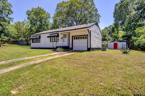 107 Jeanette Ave, Gladewater, TX 75647