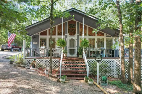 320 Cherrywood Ln, Holly Lake Ranch, TX 75765