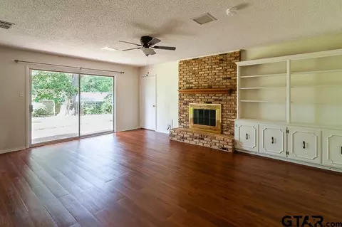 700 Spring Crk, Tyler, TX 75703
