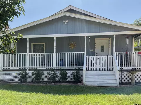924 Kaufman St, Mount Vernon, TX 75457