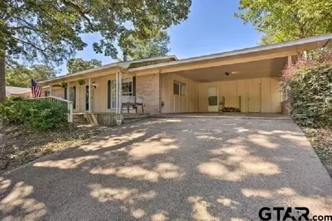 5485 Bayshore Dr, Athens, TX 75752