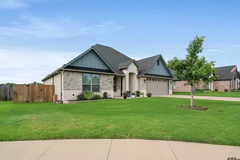 7282 Carthage Creek Dr, Tyler, TX 75703