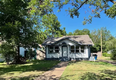 706 Austin St, Jacksonville, TX 75766