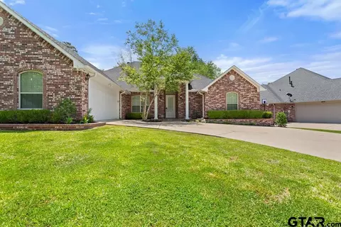 1883 Old Oak, Tyler, TX 75703 photo 2