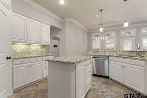 1883 Old Oak, Tyler, TX 75703 photo 13