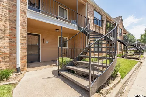 400 W South Town #203, Tyler, TX 75703