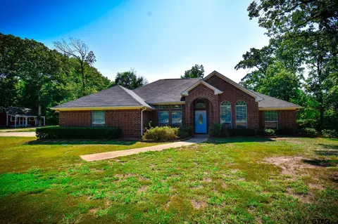 1139 Broad St, Chandler, TX 75758