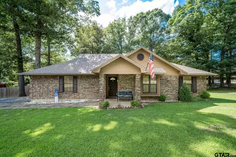 527 Woodbend Dr, Kilgore, TX 75662