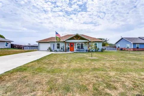 558 Honeysuckle Ln, Emory, TX 75440