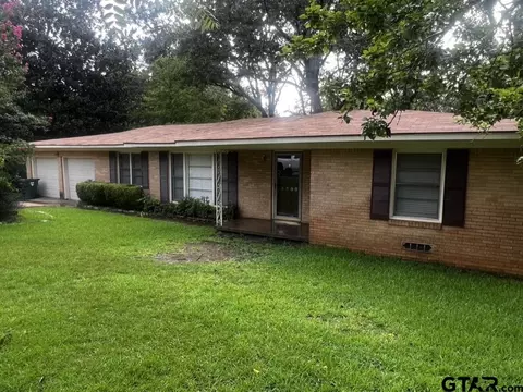 3300 Curtis Dr, Tyler, TX 75701