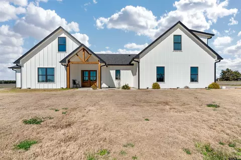 2402 Cr 13500 W, Paris, TX 75462