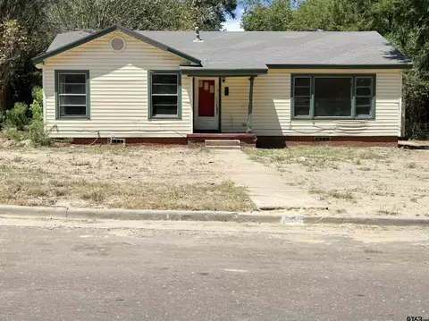 903 University St, Mineola, TX 75773