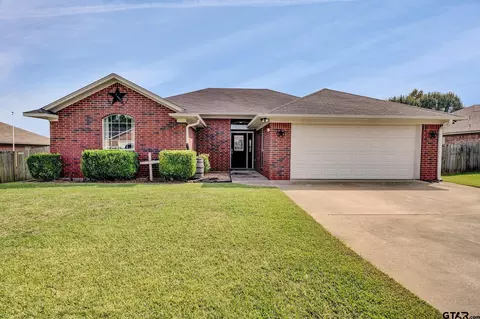 11271 Triple Crown Dr, Flint, TX 75762