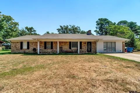 1524 Pearl Dr, Lindale, TX 75771