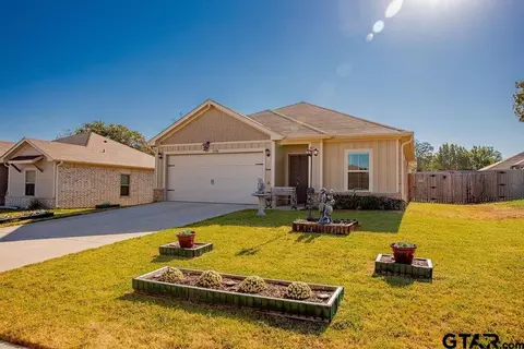 17476 Stacy St, Lindale, TX 75771