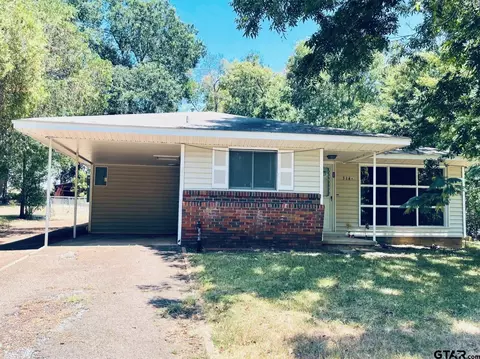 314 S 5th St, Crockett, TX 75835