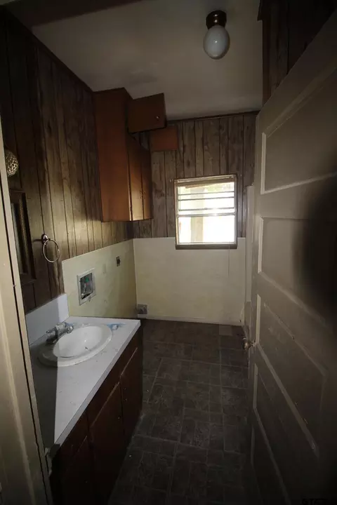 391 N 1st St, Point, TX 75472 photo 7