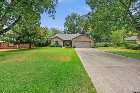 304 Walnut St, Chandler, TX 75758