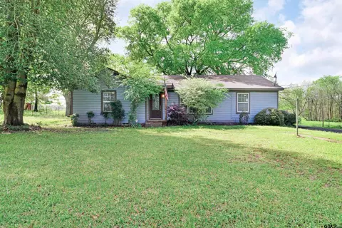 5069 Fm 69, Como, TX 75431