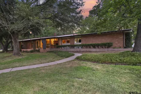 510 Dellwood Dr, Mount Pleasant, TX 75455