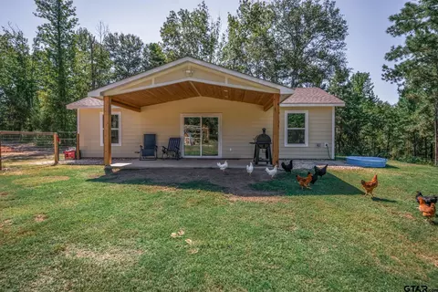 6385 Periwinkle Rd, Ore City, TX 75683