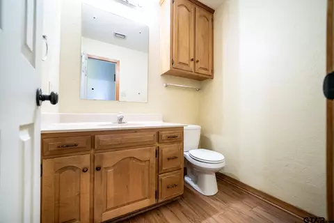 606 Regency Dr, Longview, TX 75604 photo 9