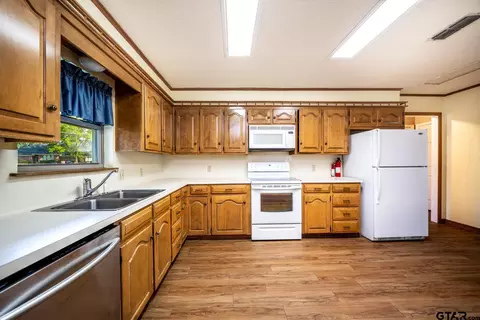 606 Regency Dr, Longview, TX 75604 photo 5