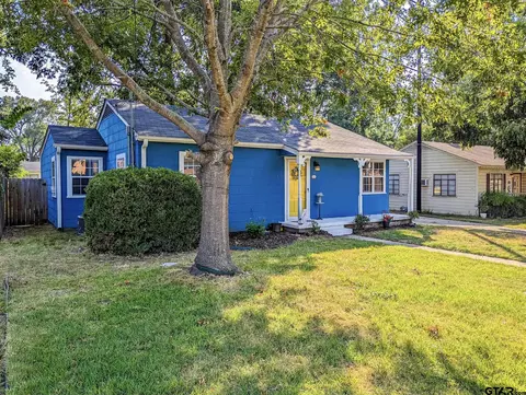 109 W Gay Ave, Gladewater, TX 75647