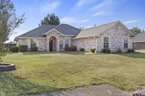 2703 Silver Spring Trl, Mount Pleasant, TX 75455