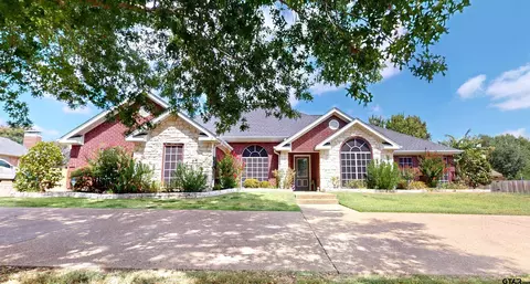 905 Dove Creek Dr, Athens, TX 75751