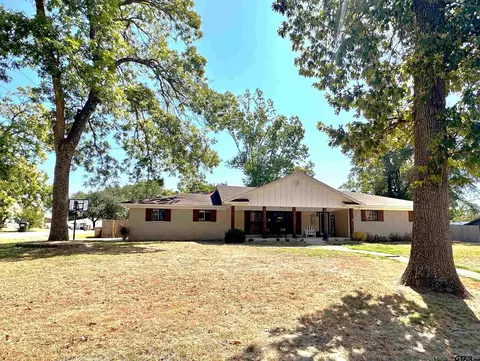 710 N Elm St, Frankston, TX 75763