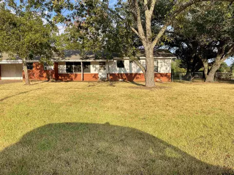 900 N Palm, Van, TX 75790