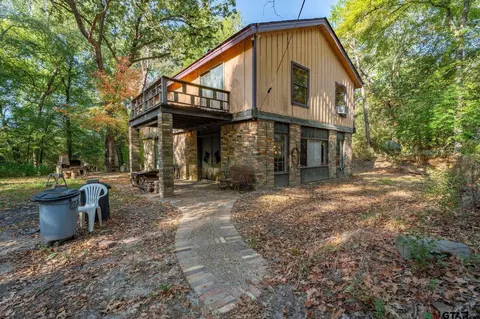 369 Cr 197, Palestine, TX 75801