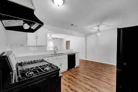 911 E 8th St, Tyler, TX 75701 photo 5