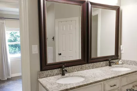 3848 Dianna Dr, Longview, TX 75602 photo 13
