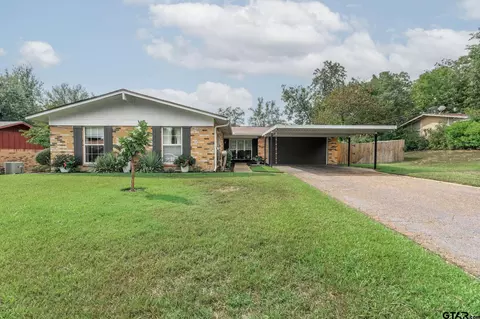 2207 Sampson Dr, Tyler, TX 75701