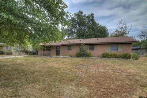 1406 Holiday Dr, Sulphur Springs, TX 75482