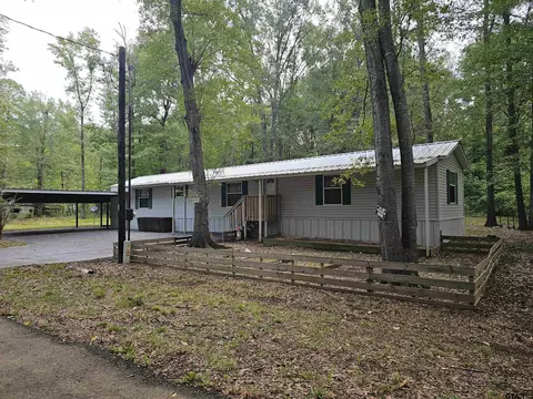 425 Albatros Dr, Winnsboro, TX 75494