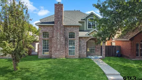 4438 Laredo Dr, Grand Prairie, TX 75052