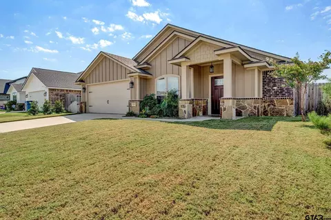 15331 Spring Oaks Dr, Lindale, TX 75771