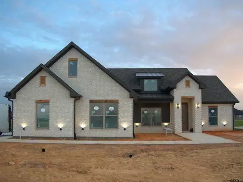 16284 Eagle Ln, Lindale, TX 75771