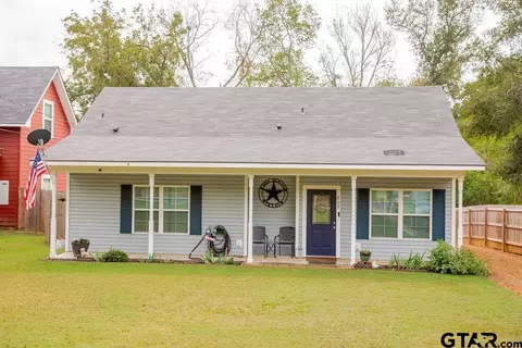 205 W Gay Ave, Gladewater, TX 75647