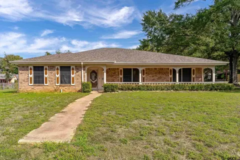 211 Virgie St, Longview, TX 75605