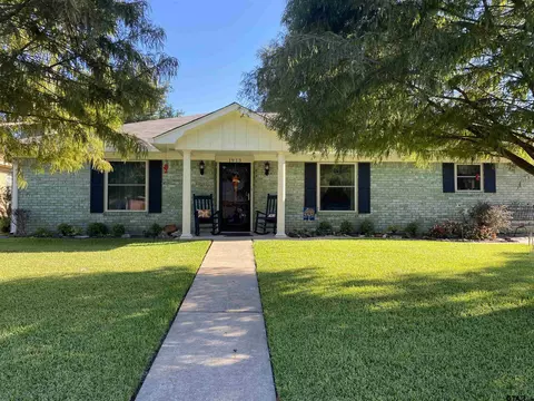 1913 Castlegate, Henderson, TX 75654