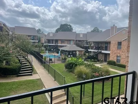 400 S Town Dr #204, Tyler, TX 75703