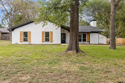 700 Sweetgum Ln, Lindale, TX 75771