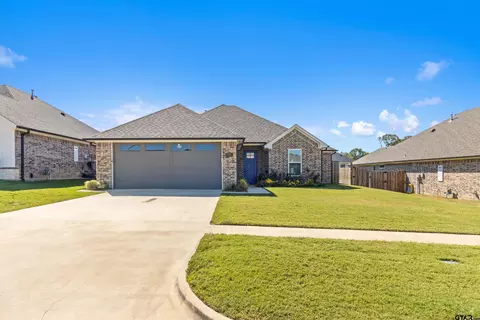 1702 Forestdale Blvd, Whitehouse, TX 75791