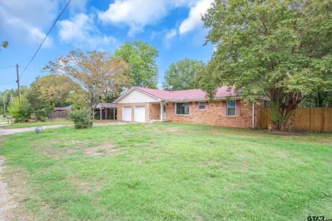 707 E James St, Wills Point, TX 75169