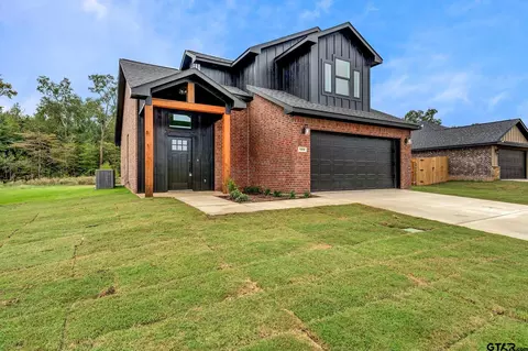 16026 Crossing Cir, Lindale, TX 75771